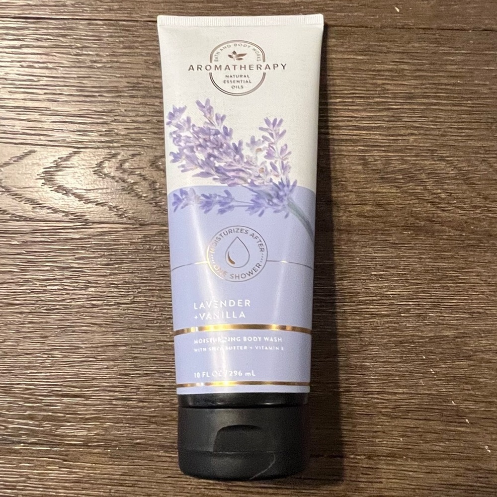 New! Bath & Body Works Aromatherapy Moisturizing Body Wash